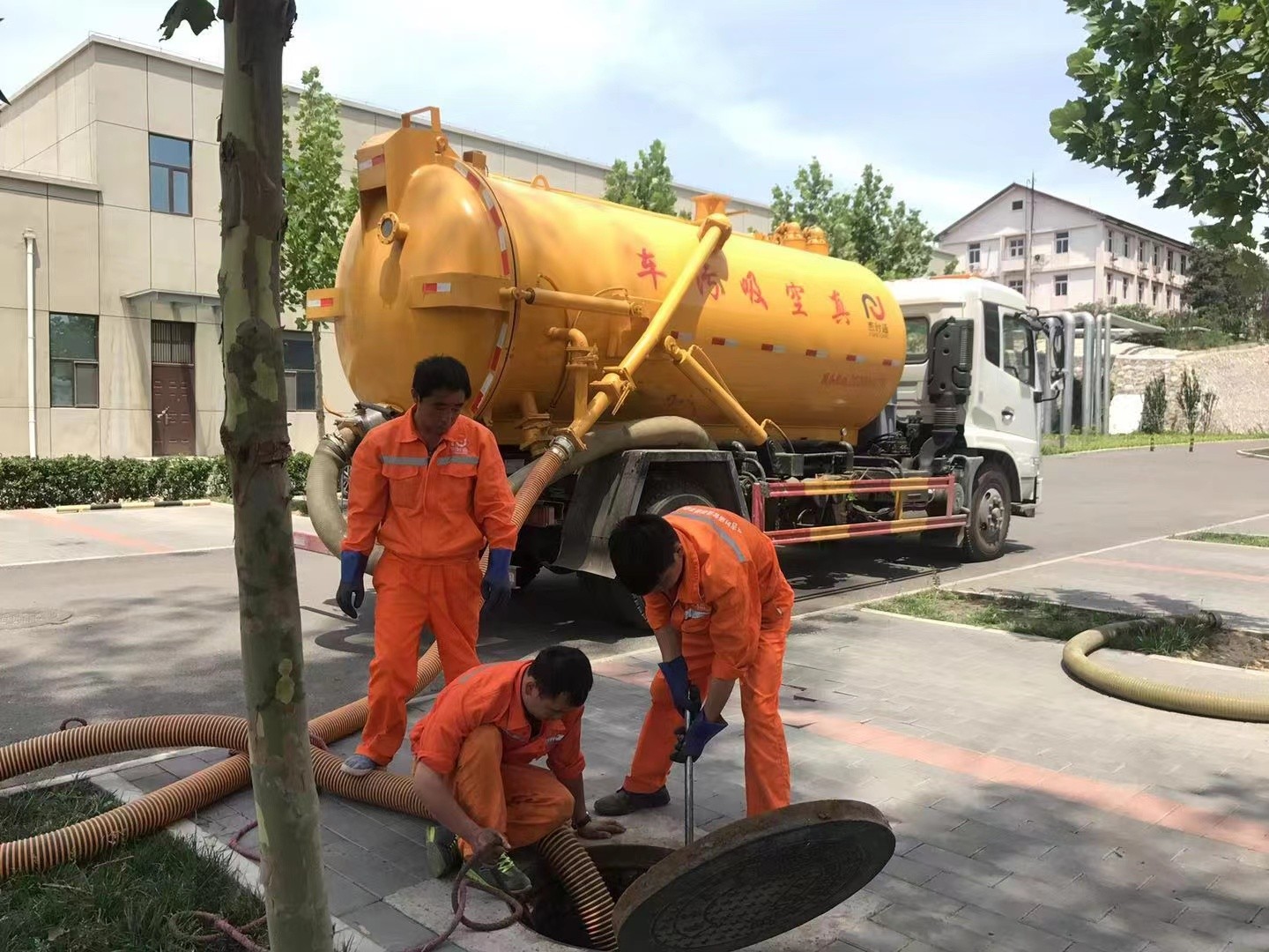 张家川化粪池清理与5-8吨吸粪车施工效率分析